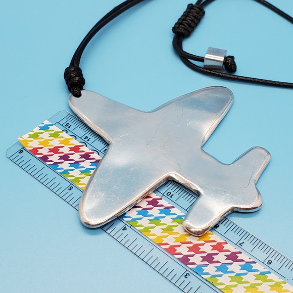 xSOLD OUTx•Silvertone ✈ statement necklace•blk. cord•NWT • - Picture 4 of 15